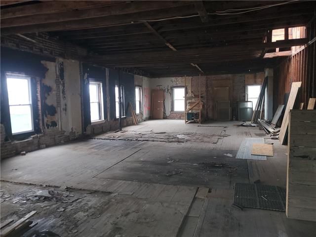 3401 E 12th St, Kansas City, MO 64127
