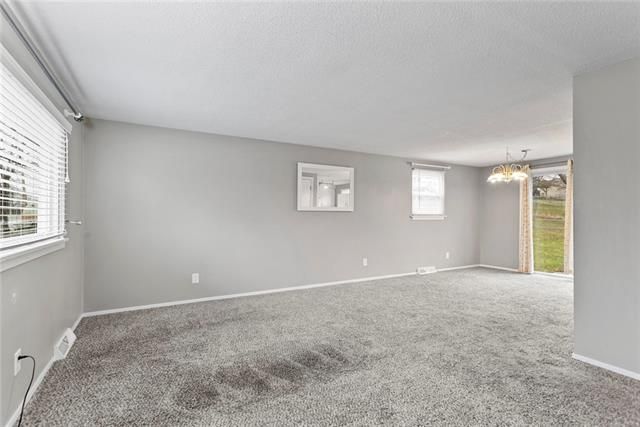 7001 NE 56th St, Kansas City, MO 64119