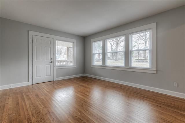 15 E 80th Ter, Kansas City, MO 64114