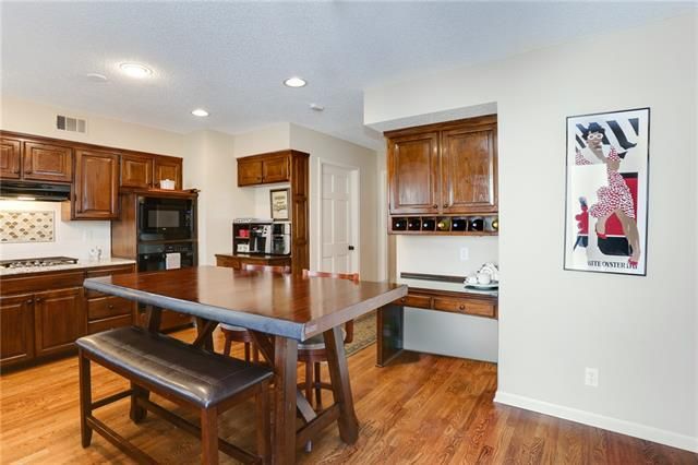 7943 W 118th Pl, Overland Park, KS 66210
