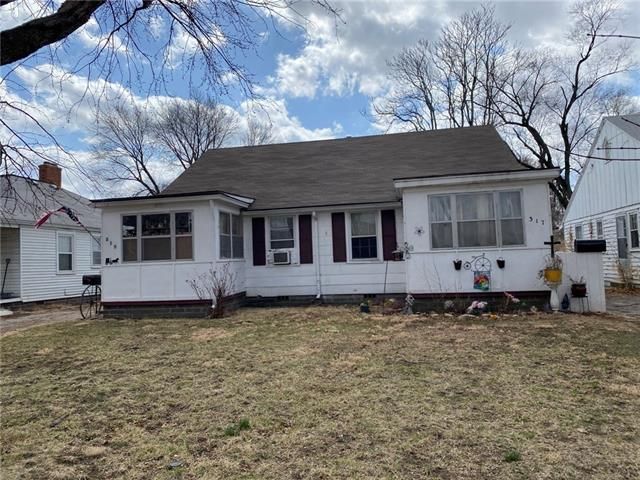 317 E 28th Ave, Kansas City, MO 64116