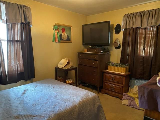317 E 28th Ave, Kansas City, MO 64116
