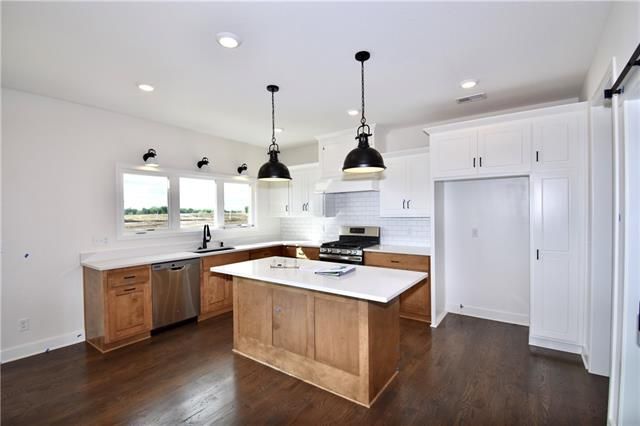 7620 N Tullis Ave, Kansas City, MO 64158