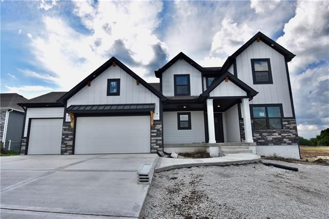 7620 N Tullis Ave, Kansas City, MO 64158