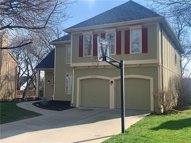 12209 Beverly St, Overland Park, KS 66209