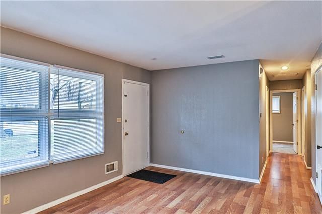 7405 E 109th Ter, Kansas City, MO 64134