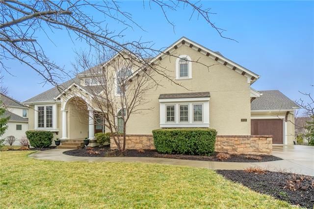 9310 W 155th Ter, Overland Park, KS 66221