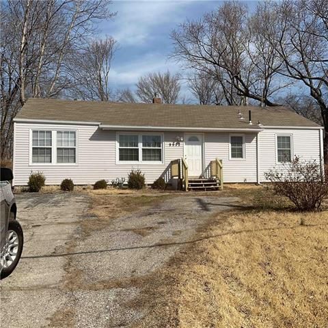9922 E 38th Ter, Kansas City, MO 64133