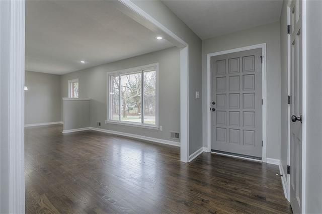 6412 E 56th St, Kansas City, MO 64129
