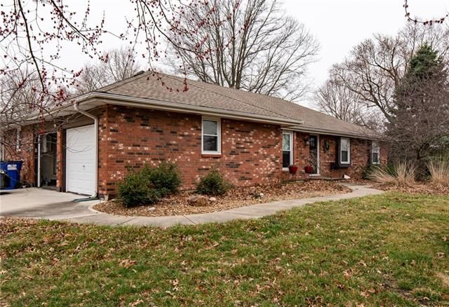 1850 NE Luther Rd, Lee's Summit, MO 64086