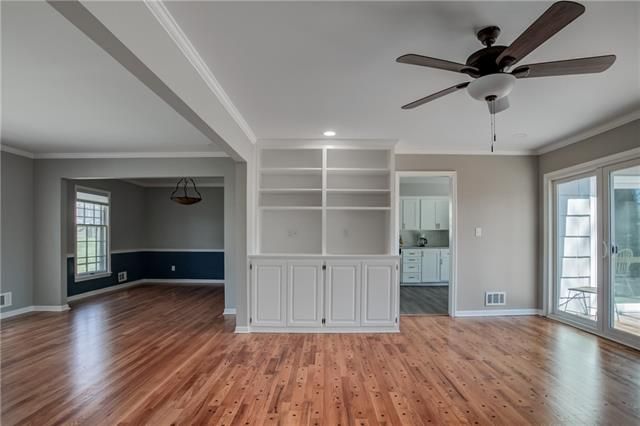 9543 Beverly Dr, Overland Park, KS 66207