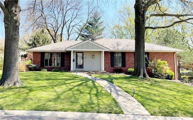 10315 Eby St, Overland Park, KS 66212