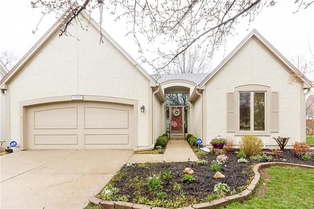7808 W 117th Ter, Overland Park, KS 66210