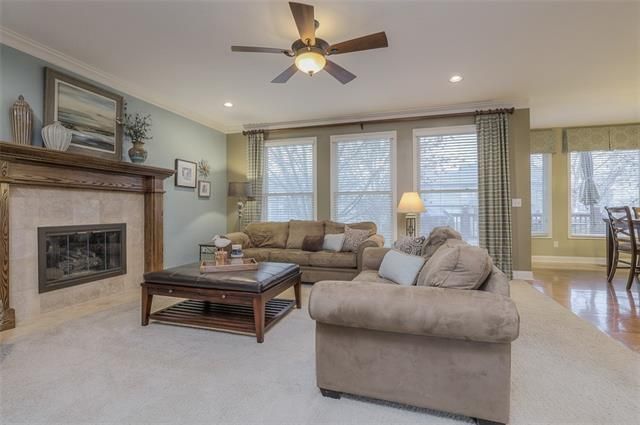 10709 W 128th Pl, Overland Park, KS 66213