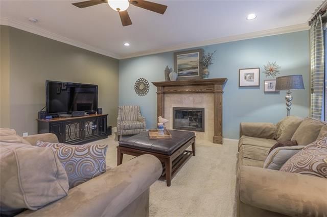 10709 W 128th Pl, Overland Park, KS 66213