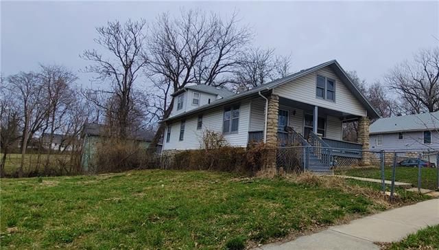 1520 E 42nd St, Kansas City, MO 64110