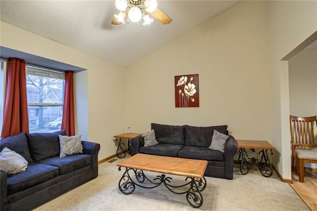 7207 NW Rhode Ave, Kansas City, MO 64152