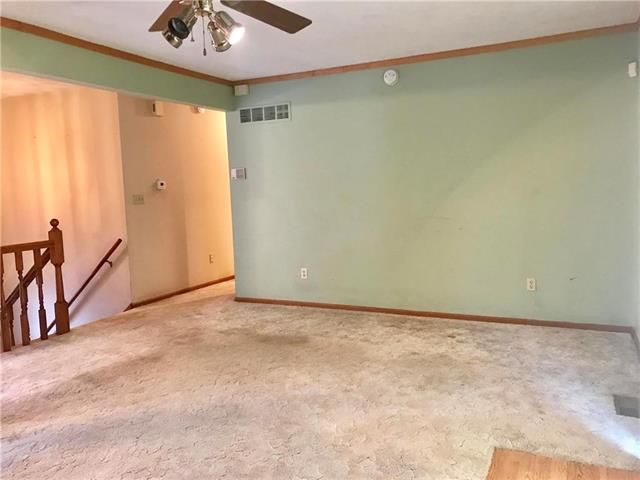 9734 Booth Ave, Kansas City, MO 64134