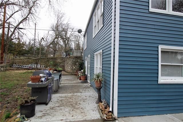 8504 E 30th St, Kansas City, MO 64129