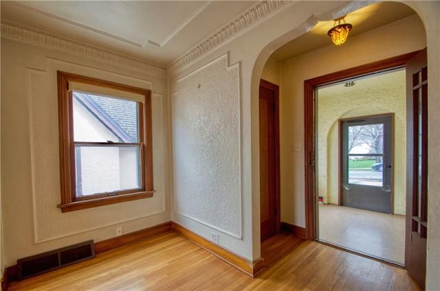 7103 Harrison St, Kansas City, MO 64131