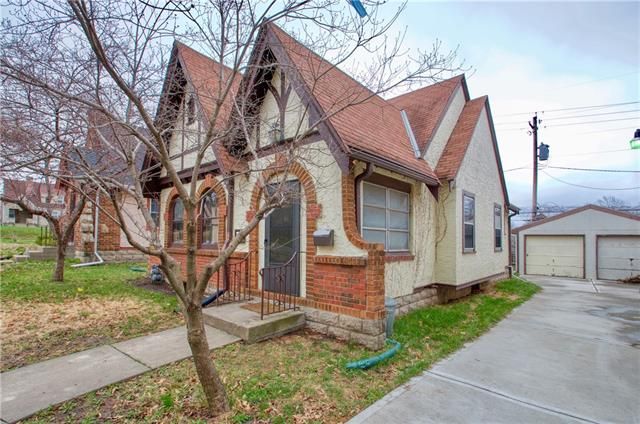 7103 Harrison St, Kansas City, MO 64131