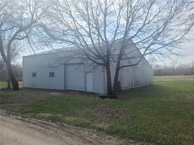Locust St, Jameson, MO 64647