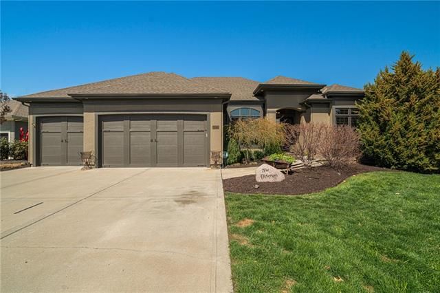 16828 Bluejacket St, Overland Park, KS 66221