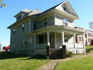 701 E Barnard St, Hopkins, MO 64461