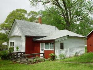 601 Ann St, Bolckow, MO 64427