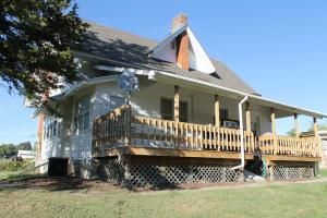 206 Main St, Elmo, MO 64445