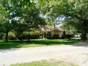 719 N Willow St, Stanberry, MO 64489
