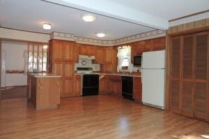 714 N Dewey St, Maryville, MO 64468