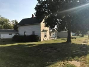 119 W 4th St, Pickering, MO 64476