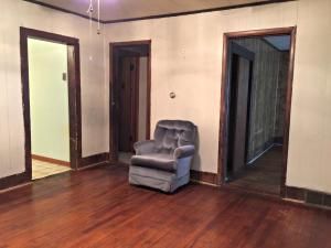 402 E Jenkins St, Maryville, MO 64468