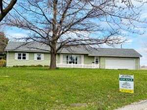 1015 E Barnard St, Hopkins, MO 64461