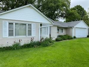 304 S 5th St, Hopkins, MO 64461