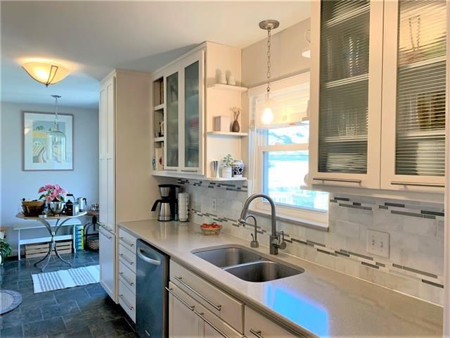 707 E 72nd Ter, Kansas City, MO 64131