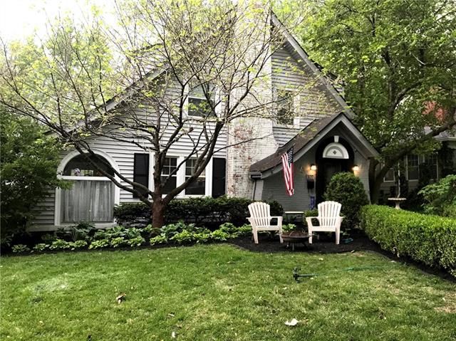 107 E Winthrope Rd, Kansas City, MO 64113