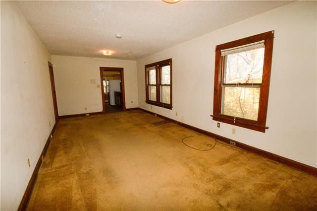 486 Booth Ave, Kansas City, MO 64125