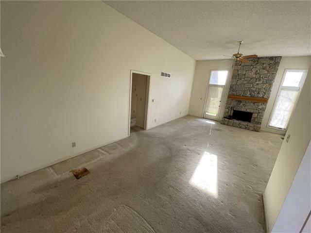 12032 Mackey St, Overland Park, KS 66213