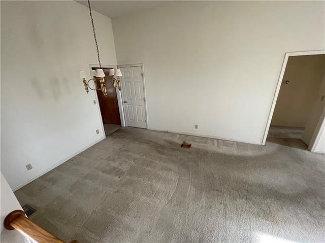 12032 Mackey St, Overland Park, KS 66213