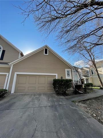 12032 Mackey St, Overland Park, KS 66213