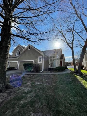 12032 Mackey St, Overland Park, KS 66213