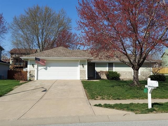 8624 N Carson Ave, Kansas City, MO 64153