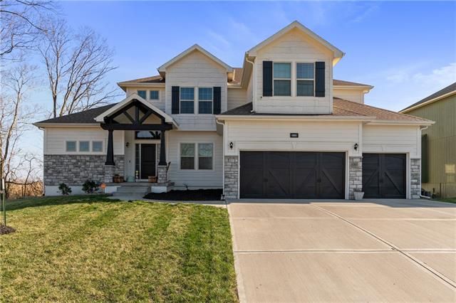 4923 NE 104th St, Kansas City, MO 64156