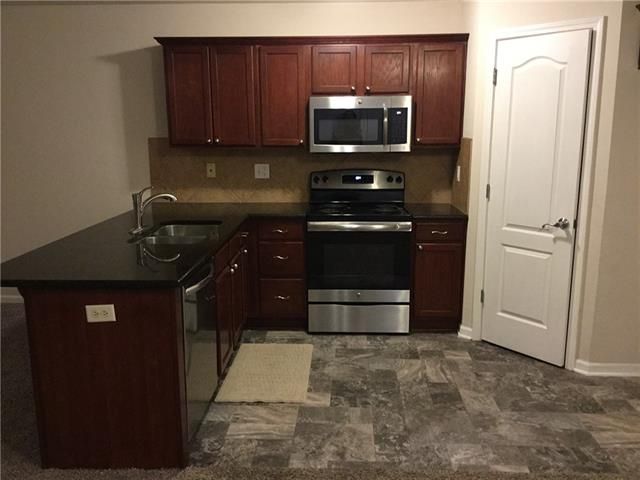 2 NE 94th Ct, Kansas City, MO 64155