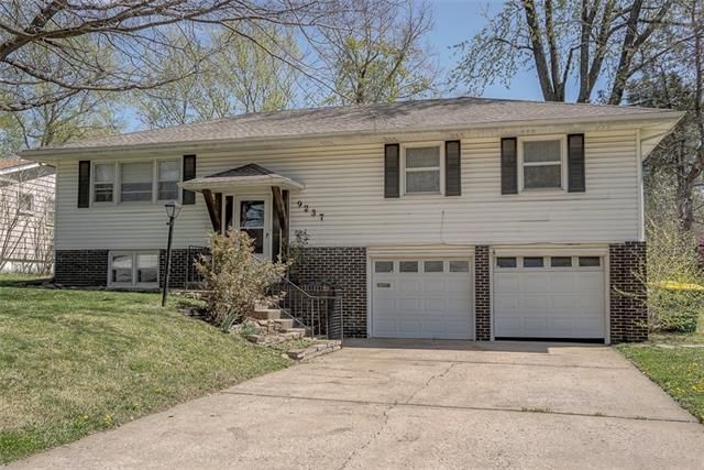 9237 Lowell Ave, Overland Park, KS 66212