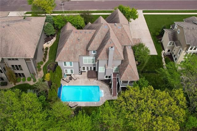 3204 W 154th St, Overland Park, KS 66224