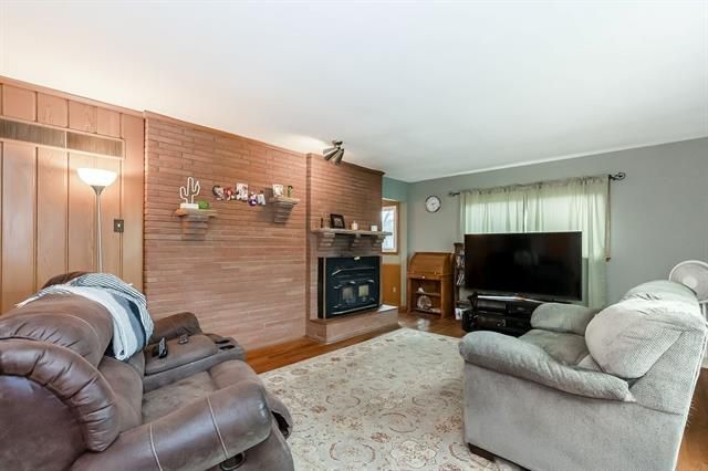 9243 State Ave, Kansas City, KS 66112
