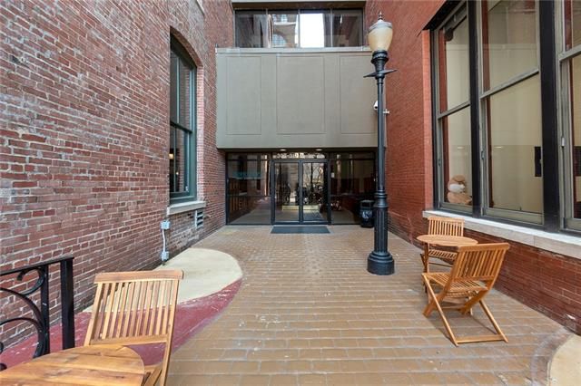 308 W 8th St #207, Kansas City, MO 64105